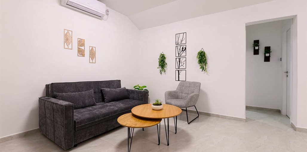 הבקתה במחסייה הבקתה במחסיה (9).jpg