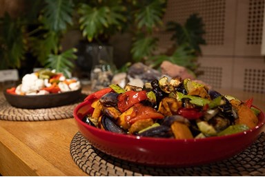 iBex אייבקס מצפה רמון - החצר ומתחמי הפנאי