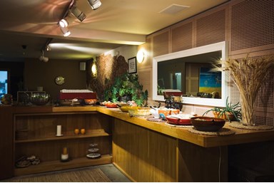 iBex אייבקס מצפה רמון - החצר ומתחמי הפנאי