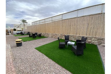 הכי קרוב לים ולטיילת ברחוב טופז