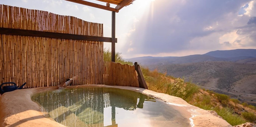 על הנוף - בקתה מאדמה חוץ (31).jpg