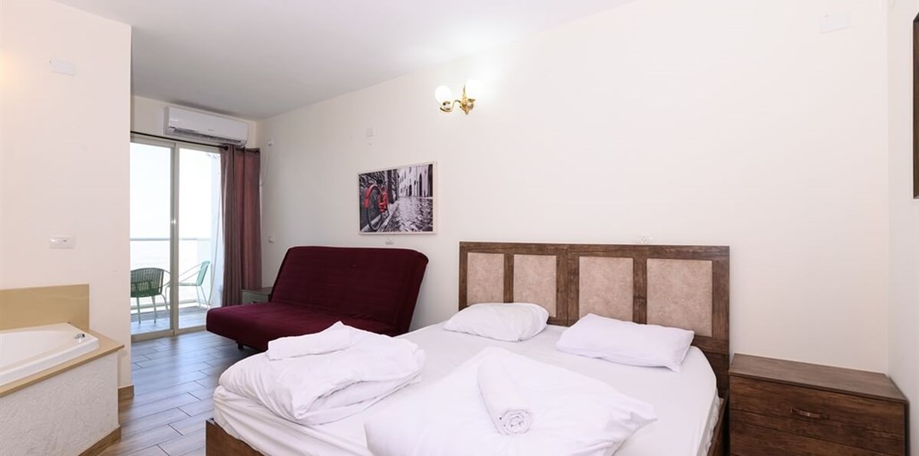 האלפים של הכרמל הסוויטות (1).jpg