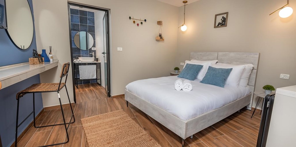 פינה בכרמל כחול (2).jpg