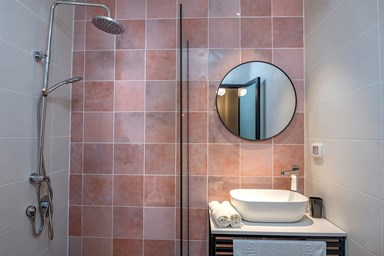 פינה בכרמל - צימר ורוד