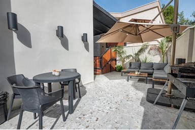 פינה בכרמל - מתחם החוץ והסביבה