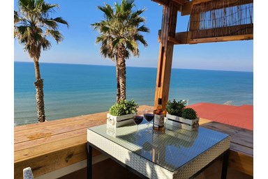 צאנז - סוויטה מול גלי הים