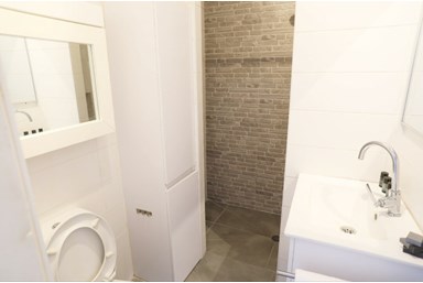 צאנז - סוויטה מול גלי הים