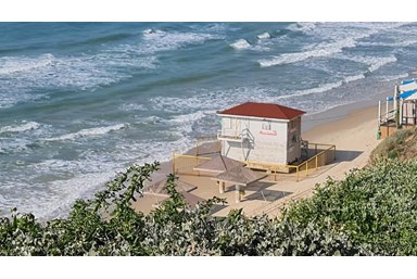 צאנז - סוויטה מול גלי הים