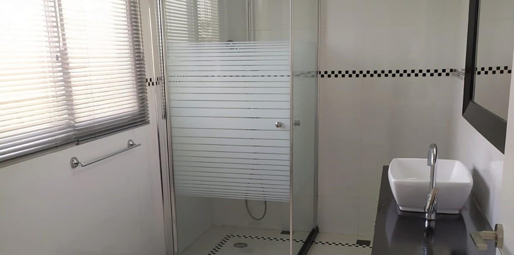 אוליבס ערד - Olives ברנע (2).jpeg