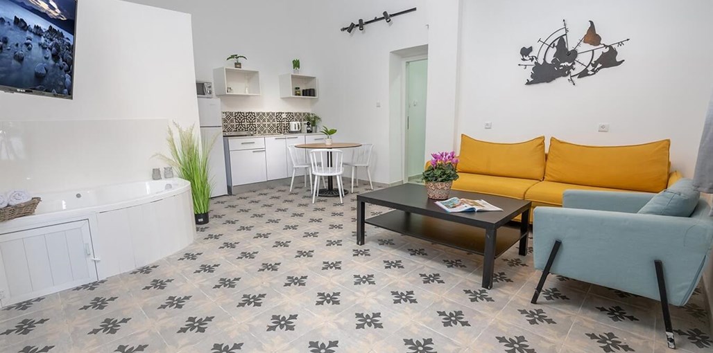 YalaRent דירות נופש בזלת סוויטה 3 (1).jpg