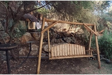 בקתות דרך הזן - החצר