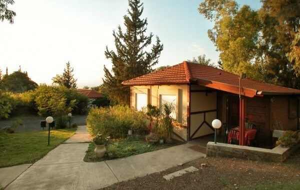 פונדק בכפר עמוד ראשי (4).jpg