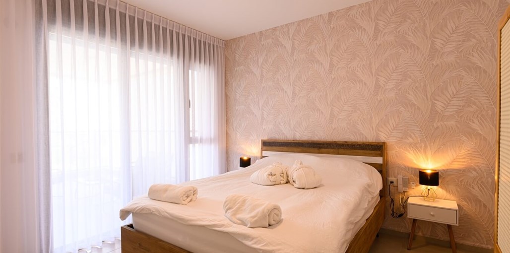 חלום על הגלים חלום על הגלים (37).jpg