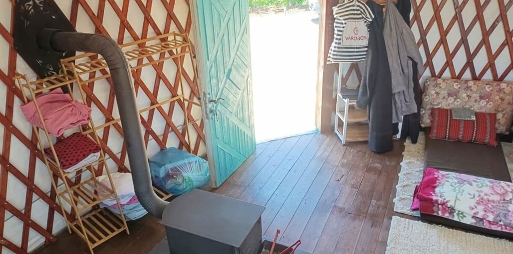 היורט בבוסתן File (2).jpg