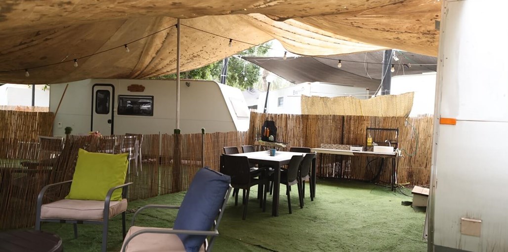 הקראוון של ויויאן הקראוון של ויויאן (5).jpg