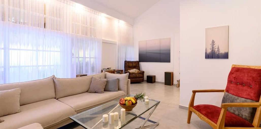 העוגן והים העוגן והים (12).jpg