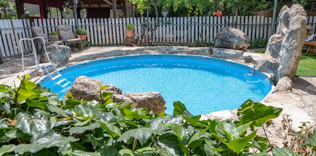 חלום במערה החצר (6).jpg