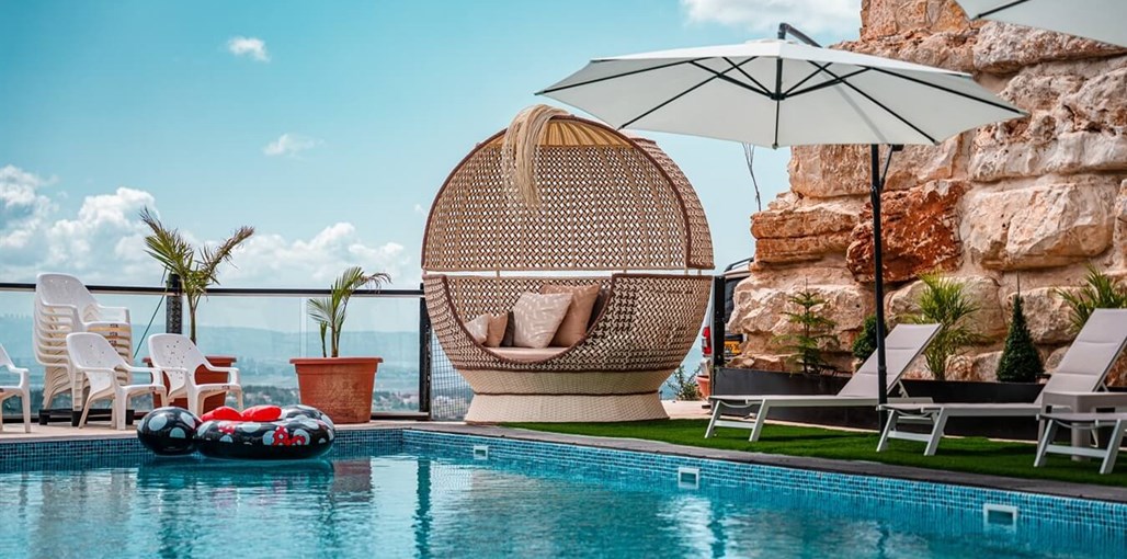 צימרים שלמה המלך החצר (9).jpg