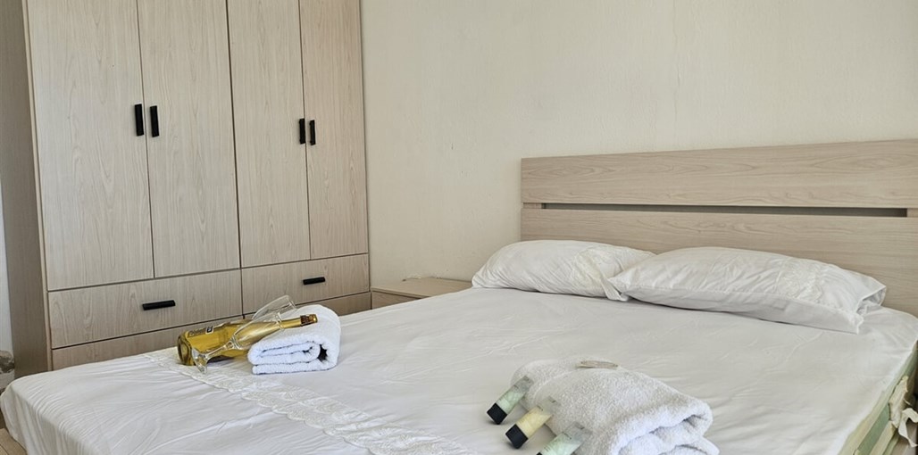 חלום בכנרת על הצוק הדירה (3).jpg