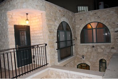 בית אם פארס - Beit Em Fares - מתחם החוץ