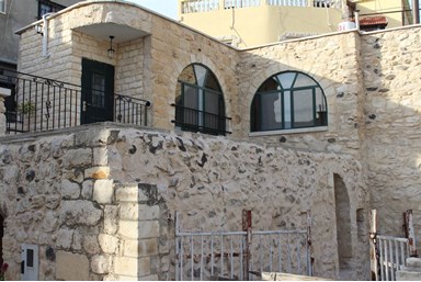 בית אם פארס - Beit Em Fares - מתחם החוץ