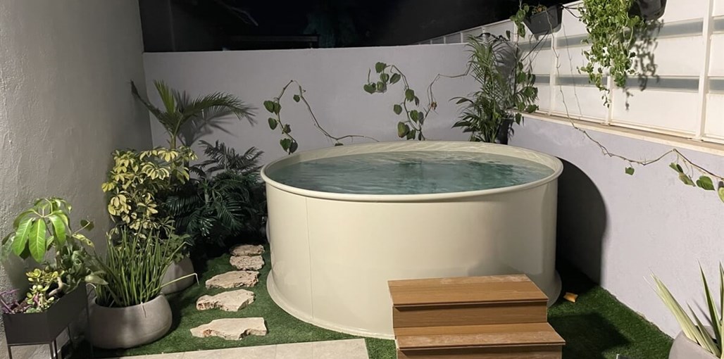 פינה בשחף בריכה.jpeg