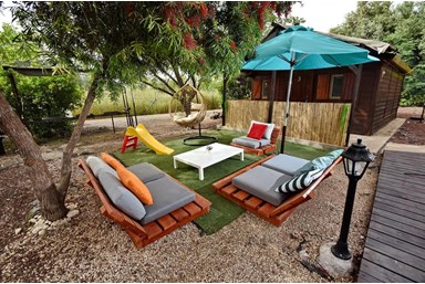 פינה במעיין - מתחם החוץ