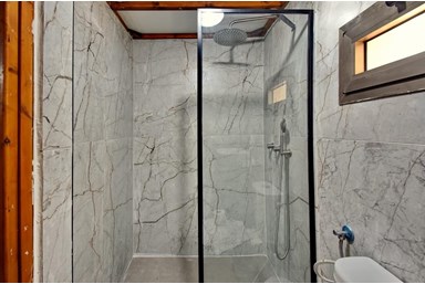 פינה במעיין - הבקתות המשפחתיות