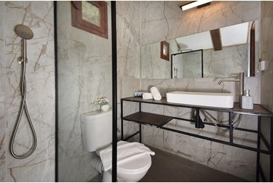 פינה במעיין - הבקתות הרומנטיות