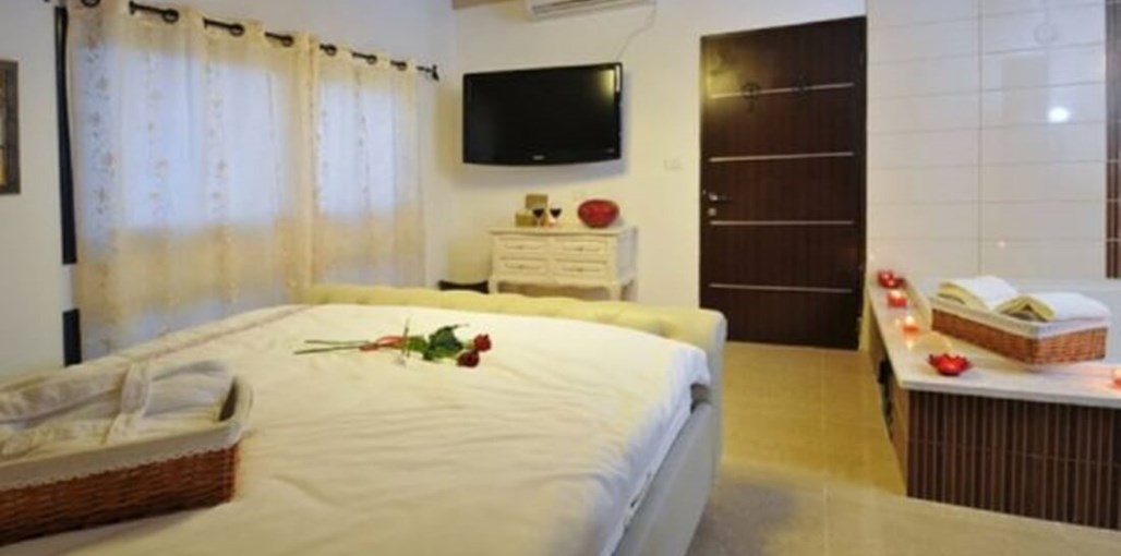 חלון לכנרת הסוויטות (1).jpg