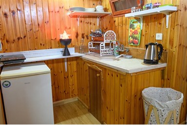 בקתות עץ המעיין