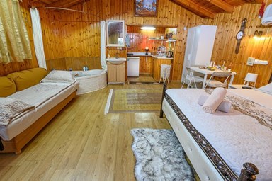 בקתות עץ המעיין - בקתות העץ