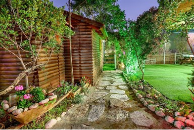 בקתות עץ המעיין