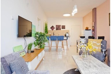 300 מטר מהים - הדירה