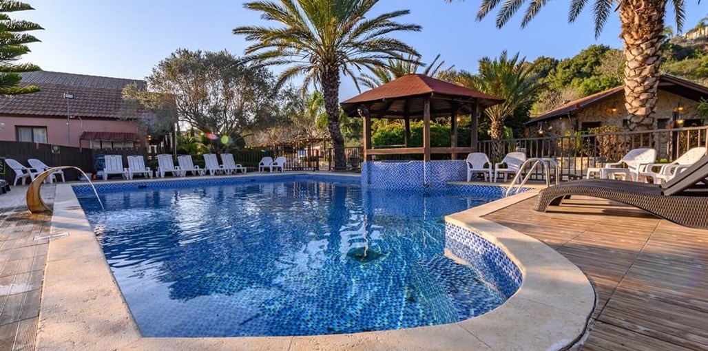 גן עדן בכרמל החצר (1).jpg