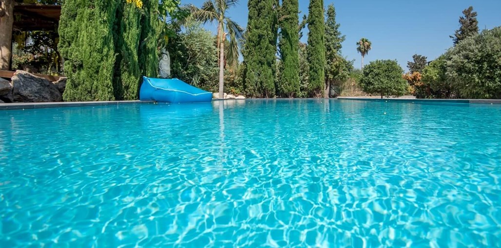 סוויטות פלינה חצר (4).jpg