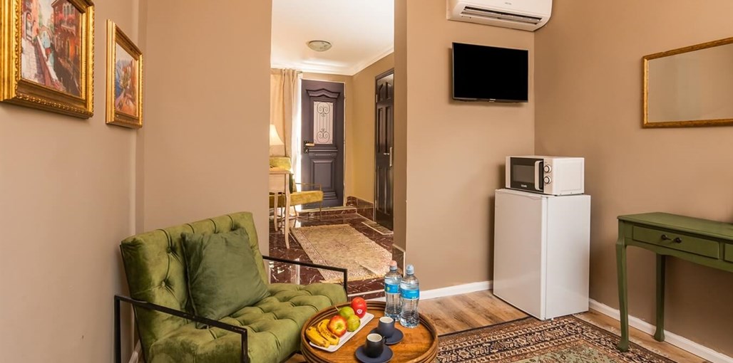 הרמספא הוטל - Hermespa Hotel חדר עם חצר וג'קוזי (13).jpg