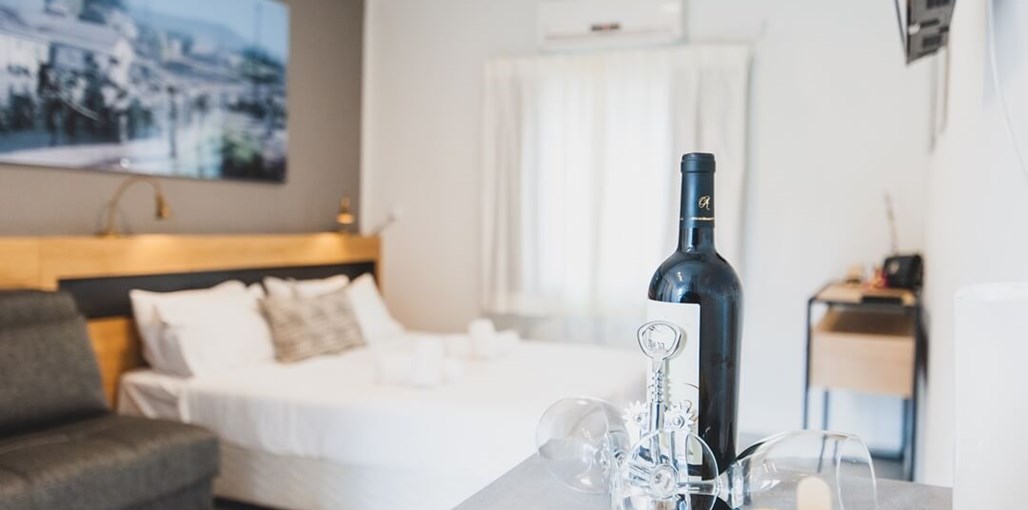 איילת השחר אירוח גלילי חדר קלאסי (3).jpg