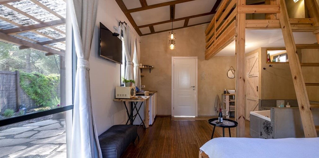 המקום באל-רום בקתת נועם (3).jpg