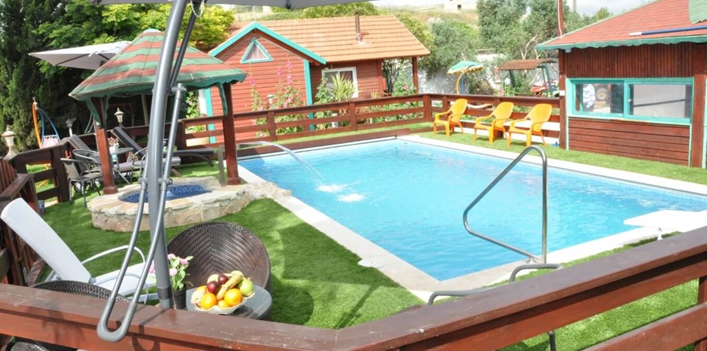 בקתה בכפר אלקוש מתחם החוץ המשותף (13).jpeg