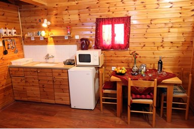 בקתה בכפר אלקוש