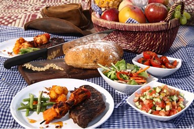 סוויטות נוף השחר - החצר והבריכה