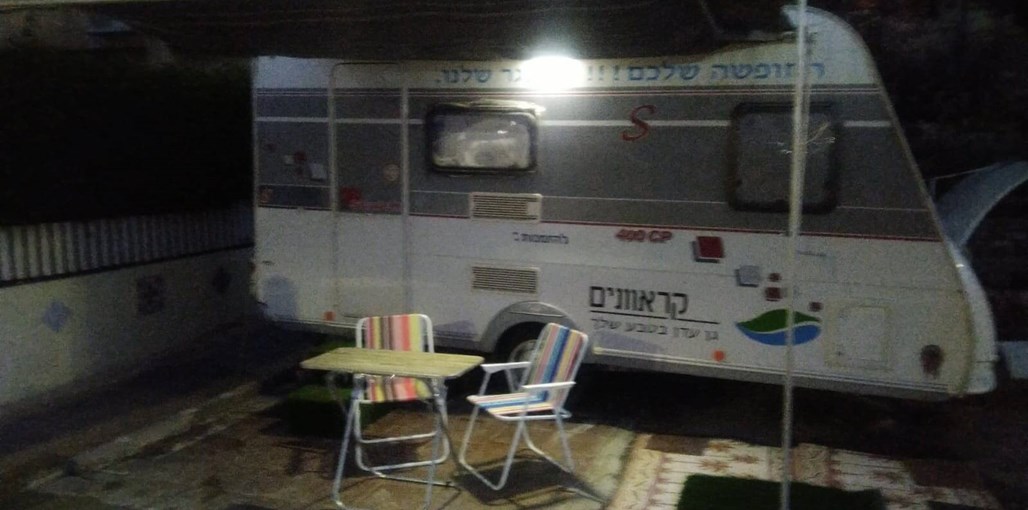 קרוואן מים שמיים קרוואן מים ושמיים חוץ הקרוואן (7).jpeg