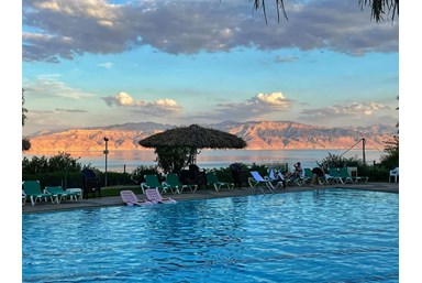 סוויטה נוף לים עין גדי - המרפסת והנוף