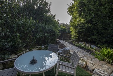 לאונרדו בטבע - מתחם החוץ והבריכה