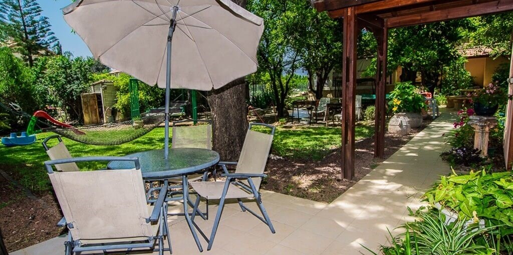 טל החרמון חצר (15).jpg