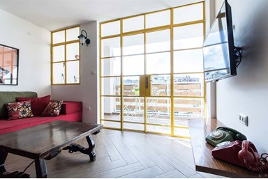 דירות בוטיק גולדה - הדירה הצהובה