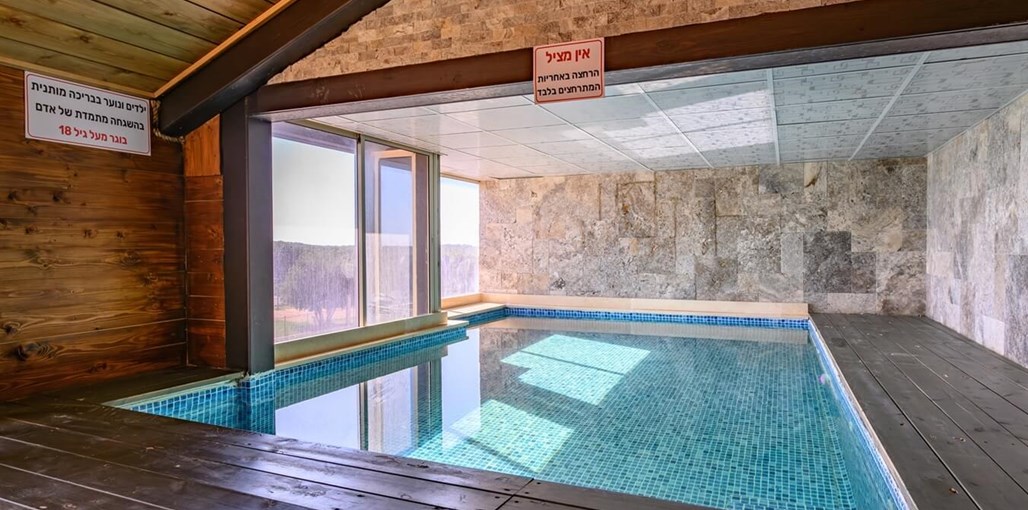 פרינס אדם הבריכה (3).jpg