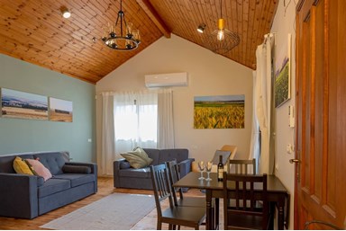 בארץ אהבתי בהזורעים