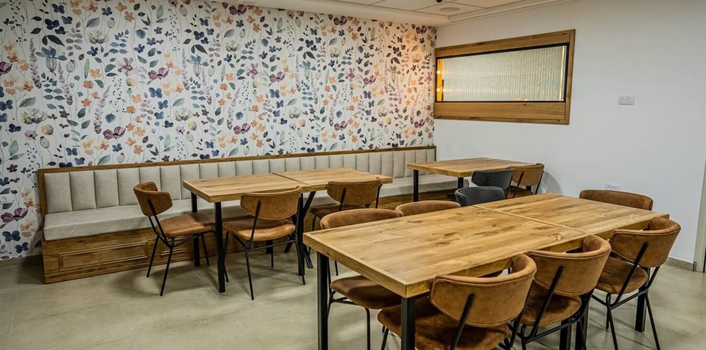 מלון גולנד - Goland hotel חדר האוכל והלובי (2).jpg